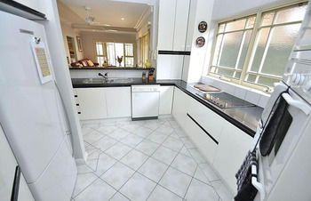 Kingsford 12 Shaw Furnished Apartment - Sunshine Coast Guide 4