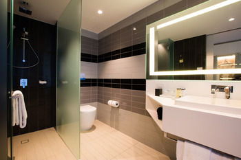 Pullman Sydney Airport - Sunshine Coast Guide 10