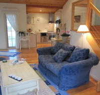 Myers Creek Cascades Luxury Cottages - Sunshine Coast Guide