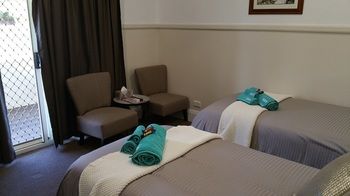 Coppers Hill Private Accommodation - Sunshine Coast Guide 6