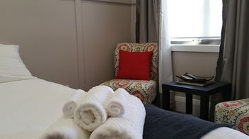 Coppers Hill Private Accommodation - Sunshine Coast Guide 11