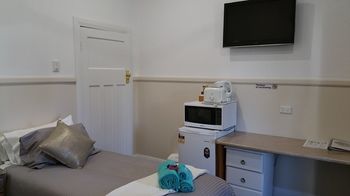 Coppers Hill Private Accommodation - Sunshine Coast Guide 20