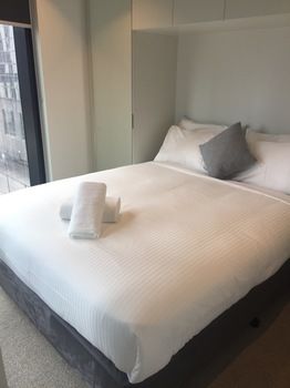 Apartments Melbourne Domain - CBD Lofts - Sunshine Coast Guide 45