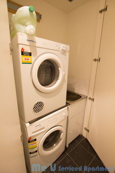 Carlson View Apartment - 68 LaTrobe St - Sunshine Coast Guide 1