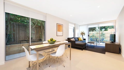 Best Western Plus The Tudor Box Hill - Sunshine Coast Guide 0