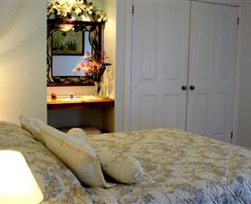 Addlestone House Bed & Breakfast - Sunshine Coast Guide 0