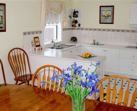 Addlestone House Bed & Breakfast - Sunshine Coast Guide 3