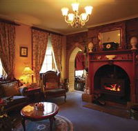 Oatlands Lodge Colonial Accommodation - Sunshine Coast Guide