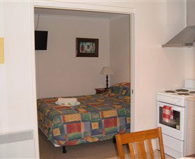 South Arm Cabin Retreat - Sunshine Coast Guide 2