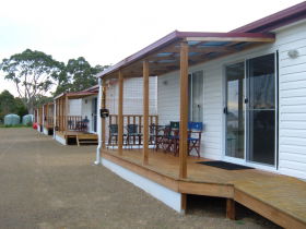 South Arm Cabin Retreat - Sunshine Coast Guide 0