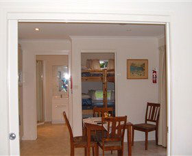 South Arm Cabin Retreat - Sunshine Coast Guide 4