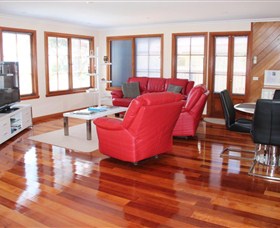 Anchlia Waterfront Cottages - Sunshine Coast Guide 0