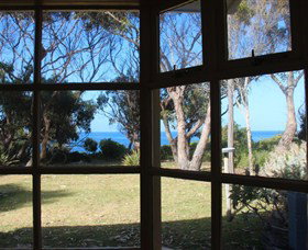 Anchlia Waterfront Cottages - Sunshine Coast Guide 3