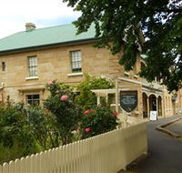 Ross Hotel - Sunshine Coast Guide