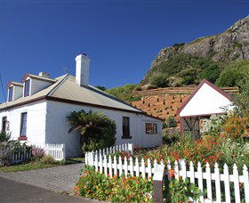 Captain's Cottage Stanley - Sunshine Coast Guide 0