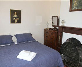 Captain's Cottage Stanley - Sunshine Coast Guide 3