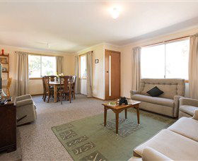 Shuckers Cottages - Sunshine Coast Guide 3