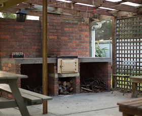 Shuckers Cottages - Sunshine Coast Guide 5