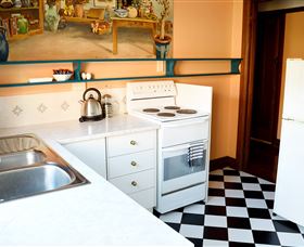 Apartments Down Town - Sunshine Coast Guide 2