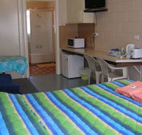 Turn In Motel - Sunshine Coast Guide