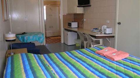 Turn In Motel - Sunshine Coast Guide 0