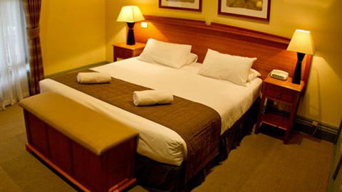 Alzburg Resort Mansfield - Sunshine Coast Guide 3