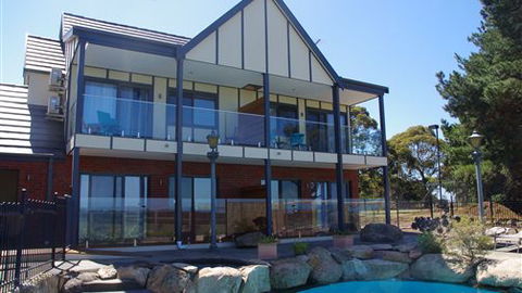 The View On Grossmans - Sunshine Coast Guide 6