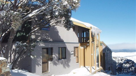 Alpine Heights - Sunshine Coast Guide 0