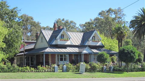 Magnolia Mansfield - Sunshine Coast Guide 0