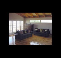 Pelican Sands Bed  Breakfast - Sunshine Coast Guide