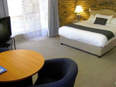 Cleveland Motor Inn - Sunshine Coast Guide 1