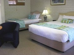 Cleveland Motor Inn - Sunshine Coast Guide 3