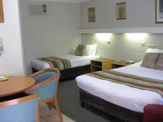 Cleveland Motor Inn - Sunshine Coast Guide 4