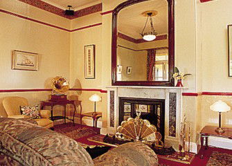 Grand View Hotel - Sunshine Coast Guide 1