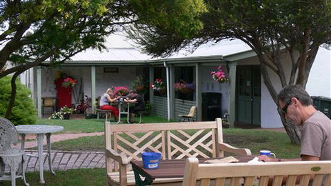 Port Fairy YHA - Sunshine Coast Guide 0