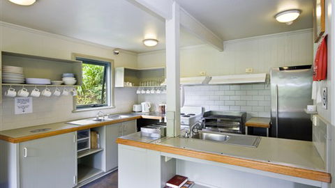 Great Ocean Road Cottages & Backpackers - Sunshine Coast Guide 3