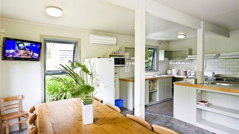 Great Ocean Road Cottages & Backpackers - Sunshine Coast Guide 4