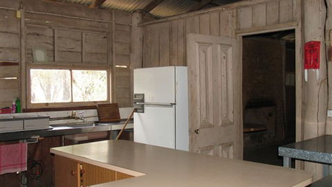 TreeTops Log Cabin - Sunshine Coast Guide 1