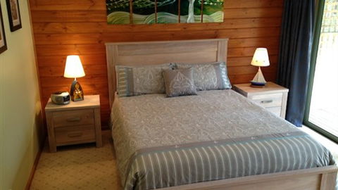 Southern Anchorage Retreat - Sunshine Coast Guide 0