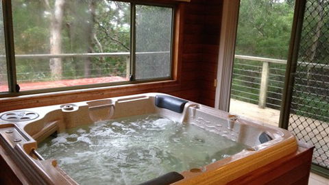 Southern Anchorage Retreat - Sunshine Coast Guide 3