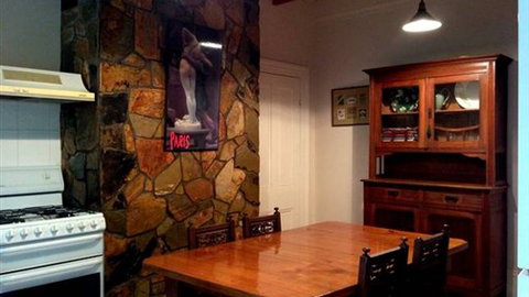 Annadale House - Sunshine Coast Guide 1