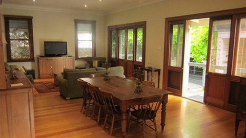 Abaleen House - Sunshine Coast Guide 1