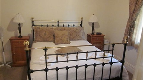 Abaleen House - Sunshine Coast Guide 2