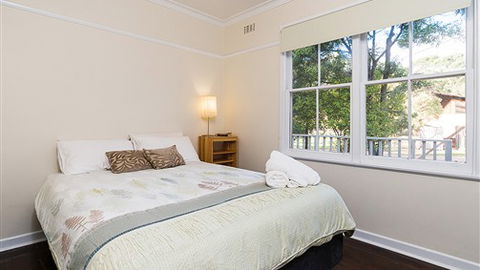 Serenity Halls Gap: Nat Park Frontage - Sunshine Coast Guide 0