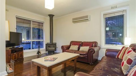 Serenity Halls Gap: Nat Park Frontage - Sunshine Coast Guide 1