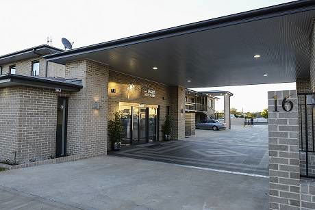 Aastro Dish Motor Inn - Sunshine Coast Guide 2