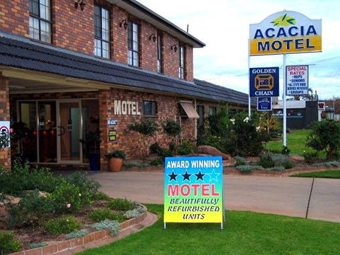 Acacia Motel - Sunshine Coast Guide 0