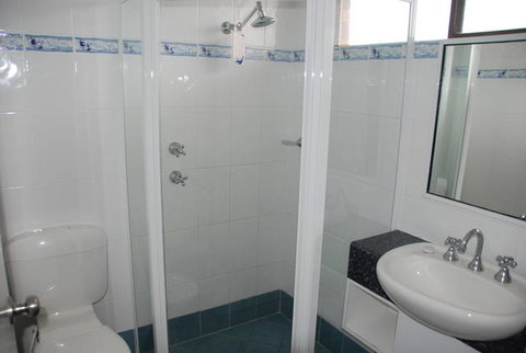 Acacia Motel - Sunshine Coast Guide 1