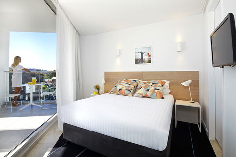 Adina Apartment Hotel Bondi Beach Sydney - Sunshine Coast Guide 4