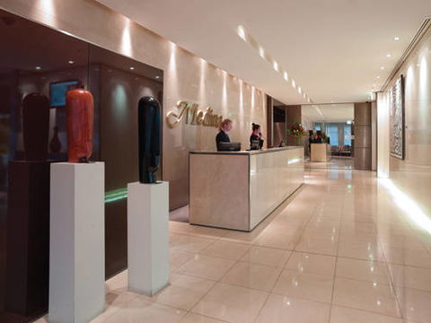 Adina Apartment Hotel Sydney - Sunshine Coast Guide 4
